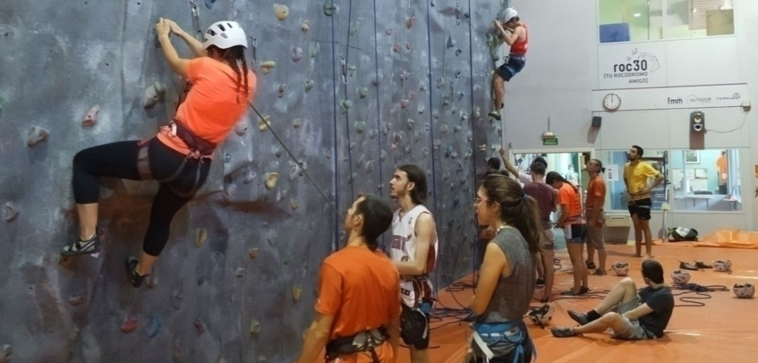Curso de escalada iniciación en rocódromo